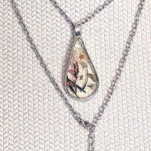 Vintage Dried Flowers Clear Acrylic Teardrop Pendant Silvertone Chain Necklace
